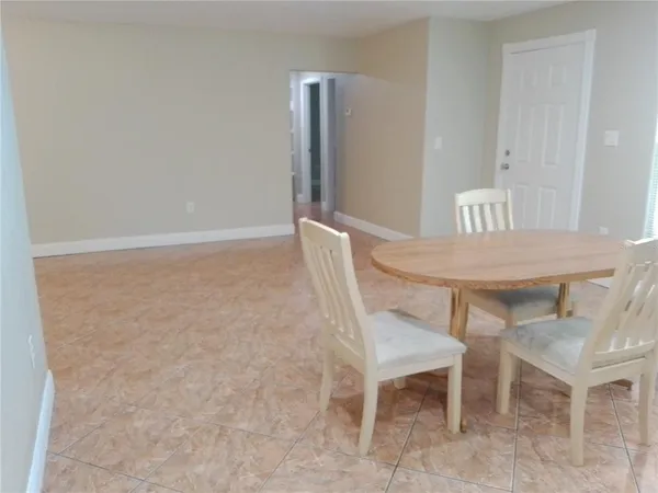 $2,000 | 2701 South Dellwood Drive, Eustis, FL 32726