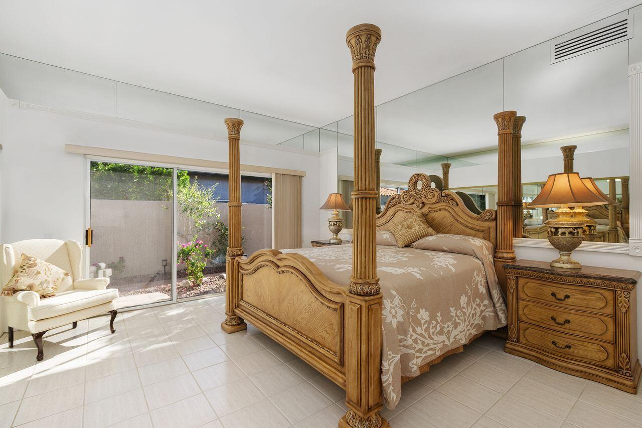 31 Pebble Beach Drive Rancho Mirage, CA 92270 - Photo 4 of 49 39_11990103_185950_185950-EI-137