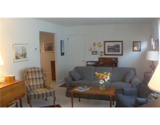48 River Road Tenants Harbor, ME 04860 - Photo 3 of 16 Living Room.