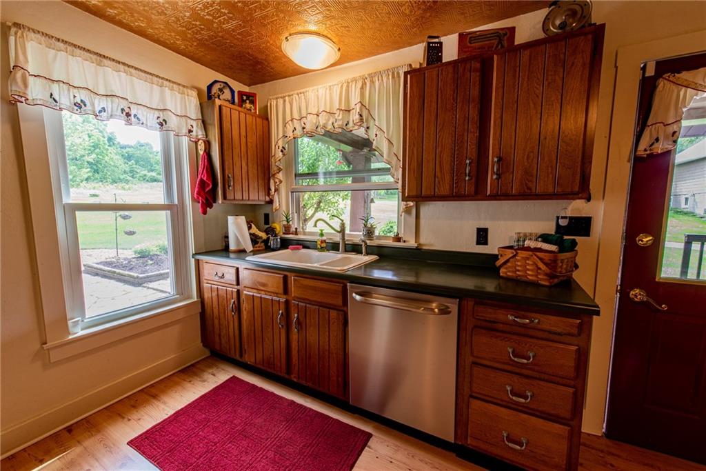 978 Old State Road Apollo, PA 15613 - Photo 9 of 25