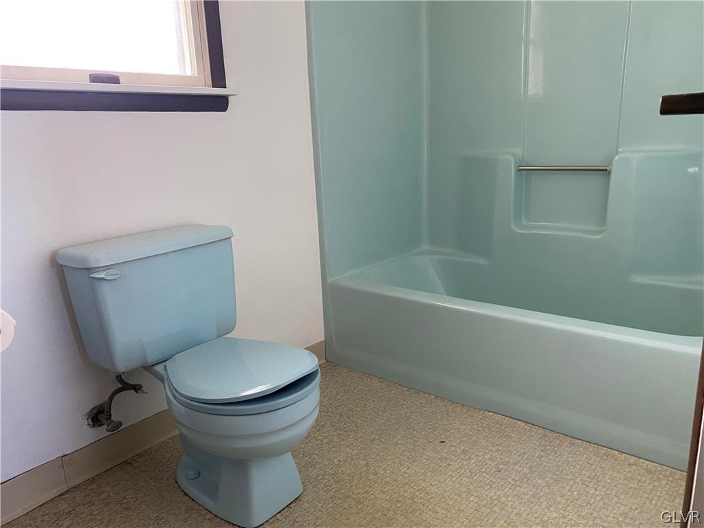 1517 Valley Road Bethlehem, PA 18018 - Photo 11 of 18 first floor full bath