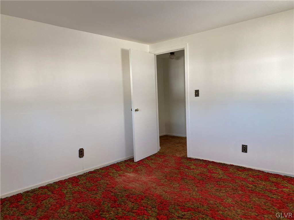 1517 Valley Road Bethlehem, PA 18018 - Photo 17 of 18 third large bedoom