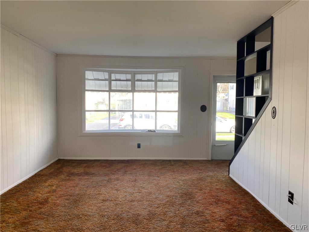 1517 Valley Road Bethlehem, PA 18018 - Photo 3 of 18 Living room looking to the front