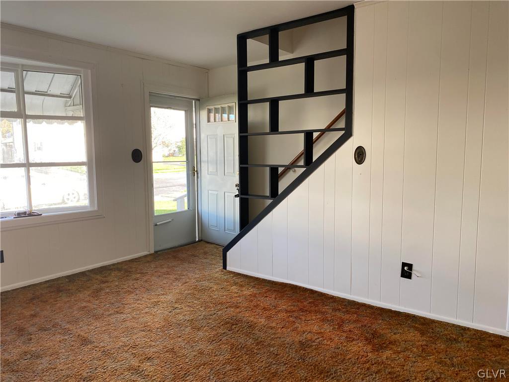 1517 Valley Road Bethlehem, PA 18018 - Photo 4 of 18 built in shelving