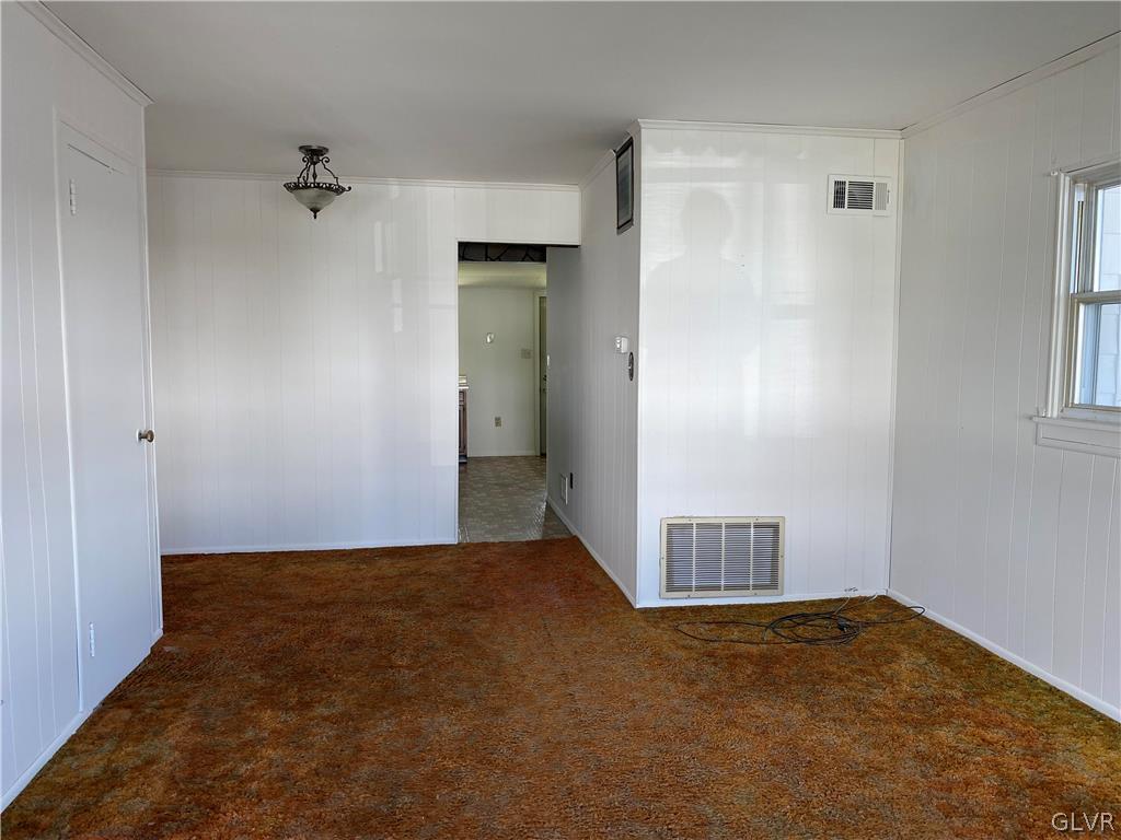 1517 Valley Road Bethlehem, PA 18018 - Photo 5 of 18 Living room into kitchen