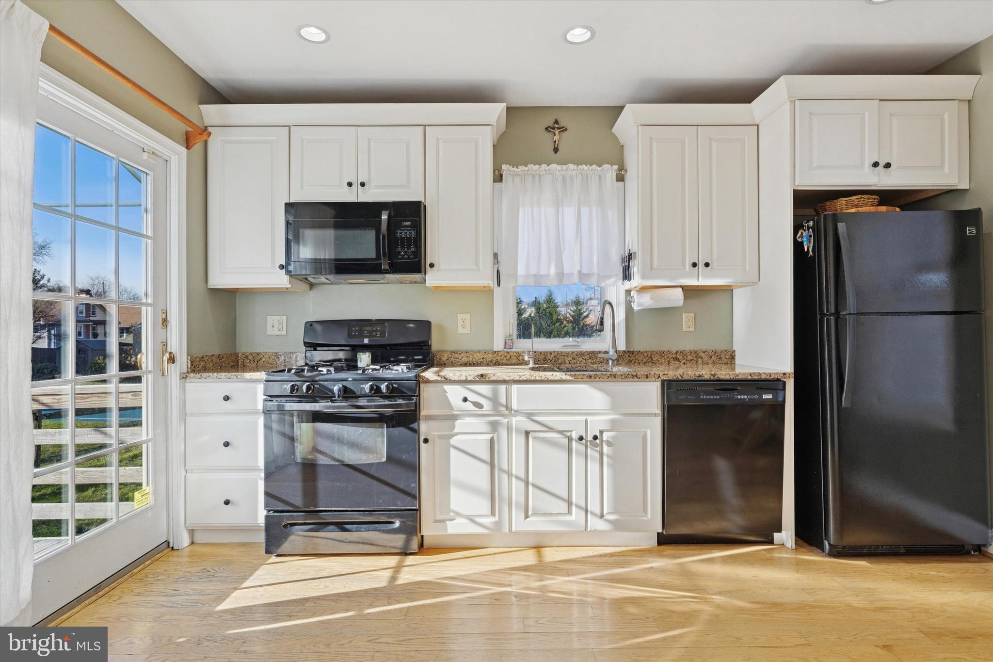 17 North Avenue Wyncote, PA 19095 - Photo 11 of 25 kitchen