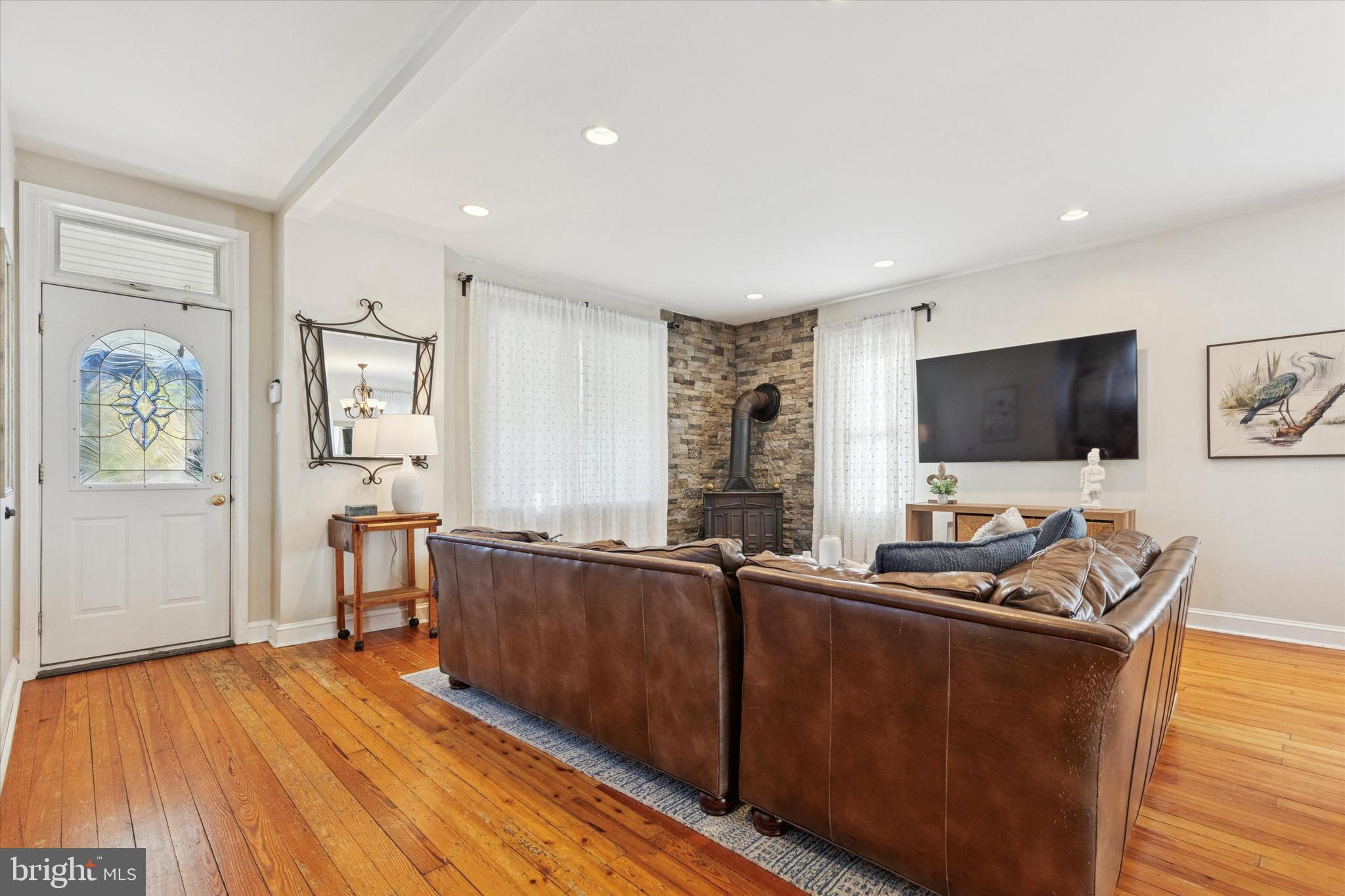 17 North Avenue Wyncote, PA 19095 - Photo 5 of 25 living room