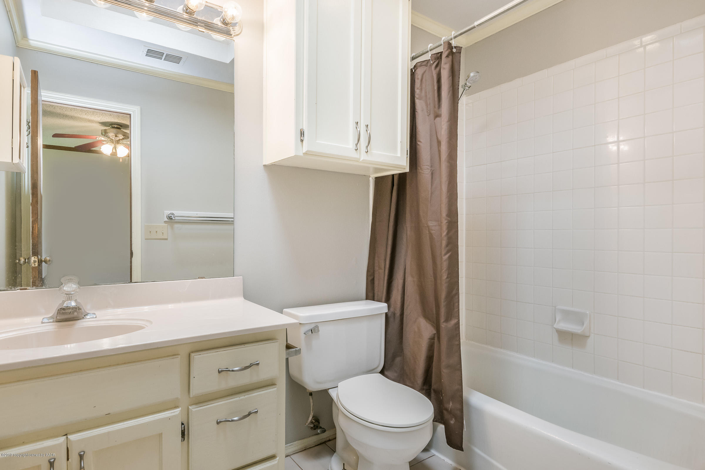 6803 Rochelle Lane Amarillo, TX 79109 - Photo 11 of 20 Master Bathroom