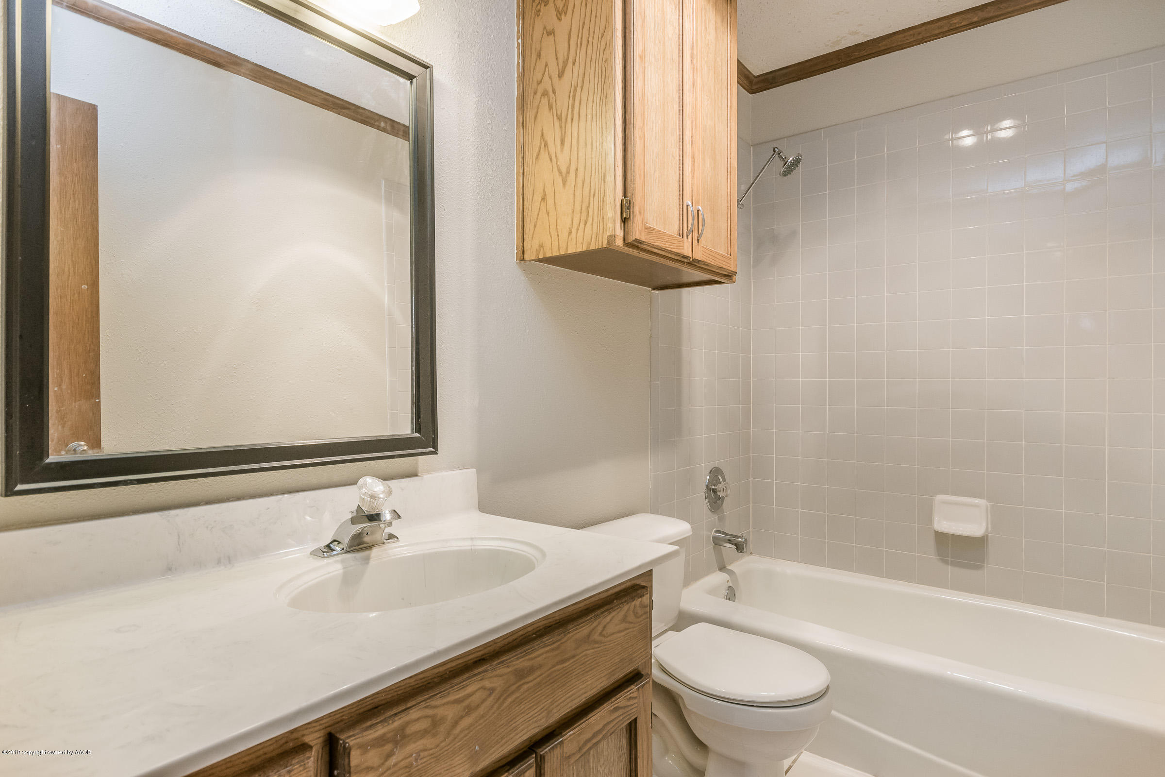 6803 Rochelle Lane Amarillo, TX 79109 - Photo 15 of 20 Hall Bathroom