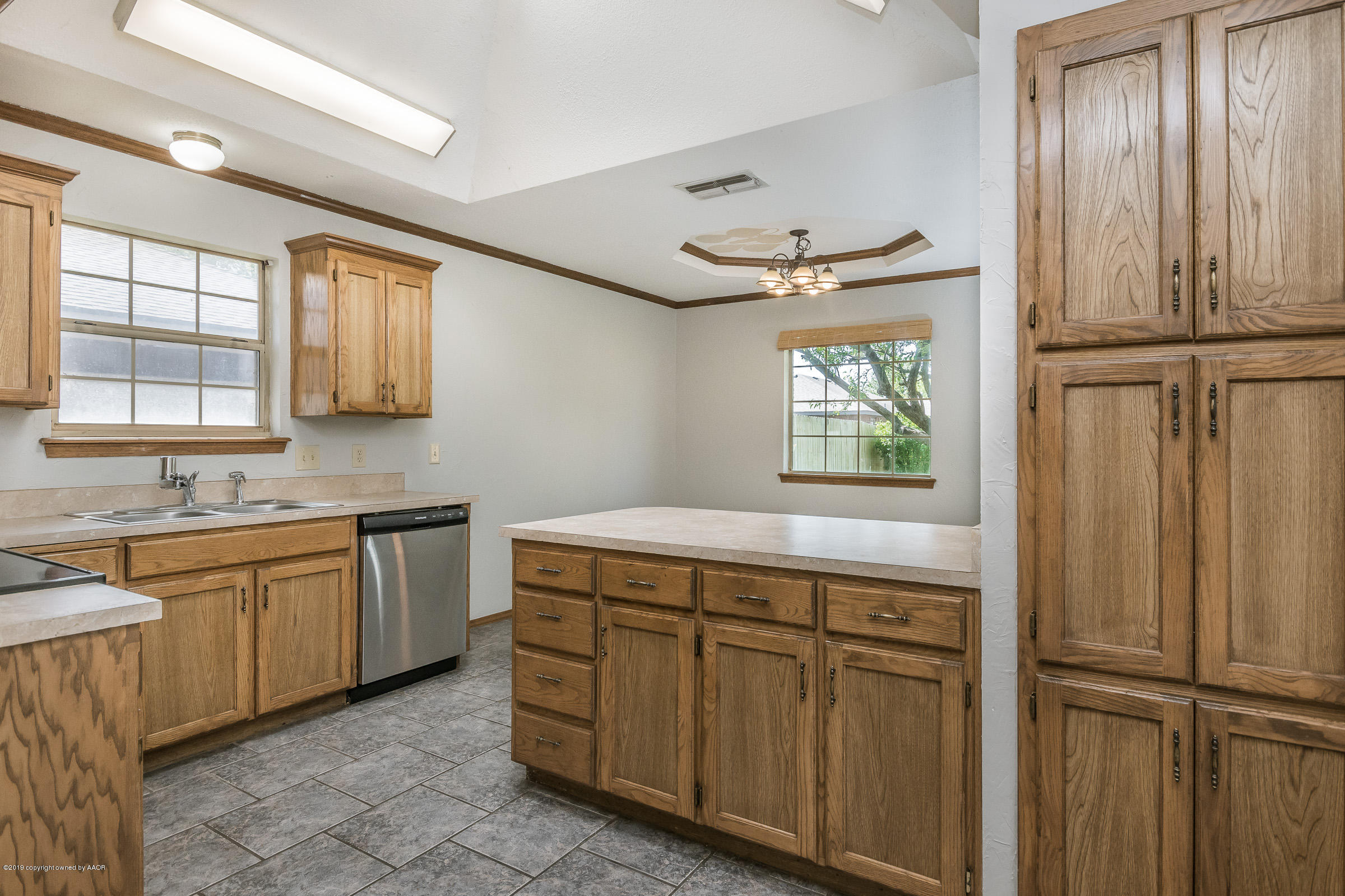 6803 Rochelle Lane Amarillo, TX 79109 - Photo 6 of 20 Kitchen-2