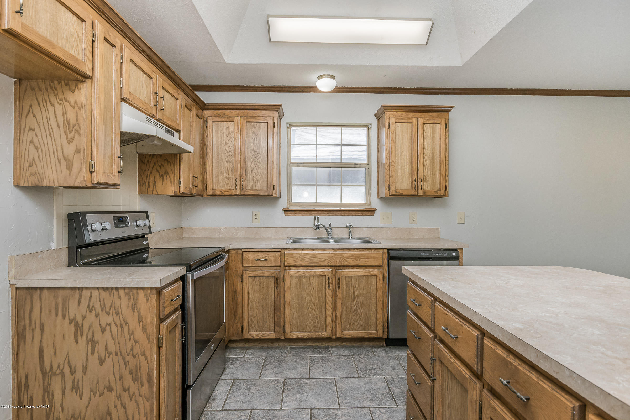 6803 Rochelle Lane Amarillo, TX 79109 - Photo 7 of 20 Kitchen-3