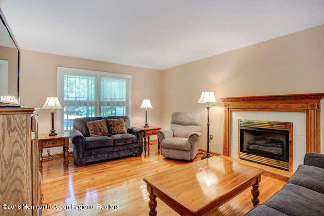 209 East Pleasant Grove Road Jackson, NJ 08527 - Photo 7 of 50 209 E Pleasant Grove Jackson-small-022-6