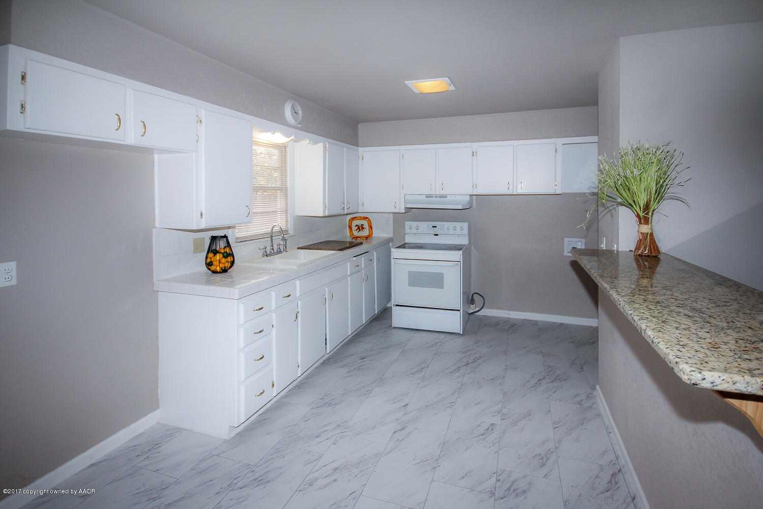 5009 South Fannin Street Amarillo, TX 79110 - Photo 6 of 19 Kitchen