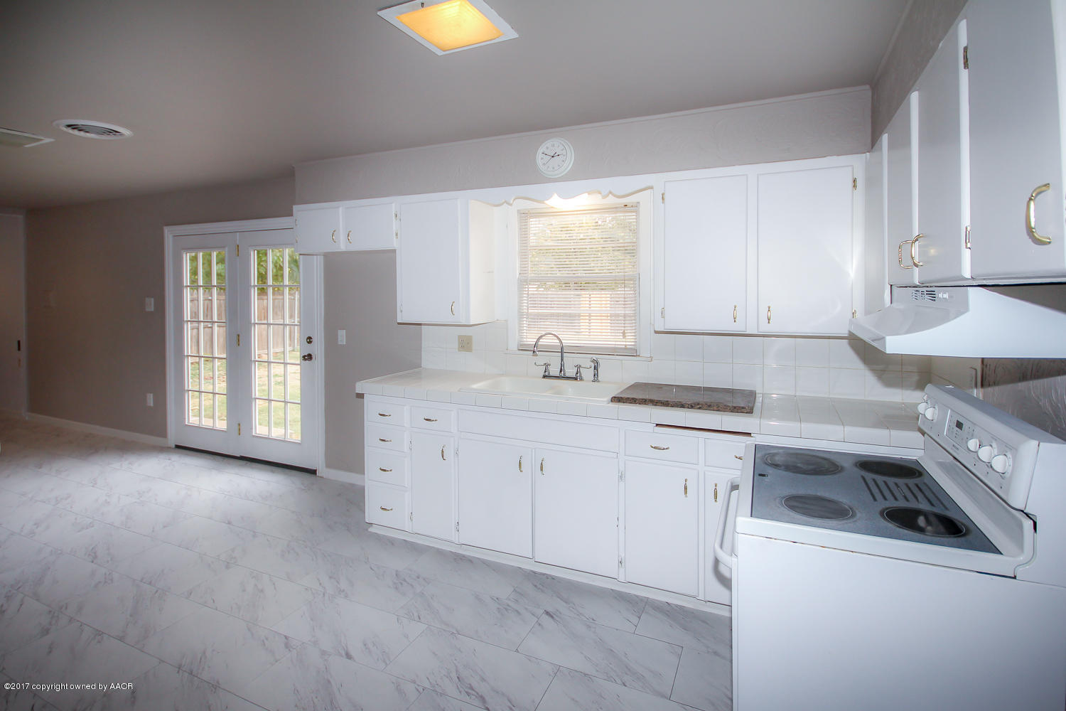 5009 South Fannin Street Amarillo, TX 79110 - Photo 8 of 19 Kitchen