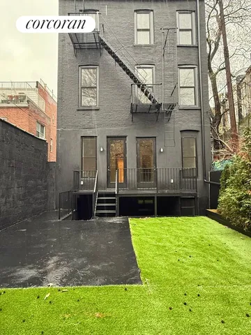 $2,495,000 | 148 Clinton Avenue, Unit 1 | Clinton Hill