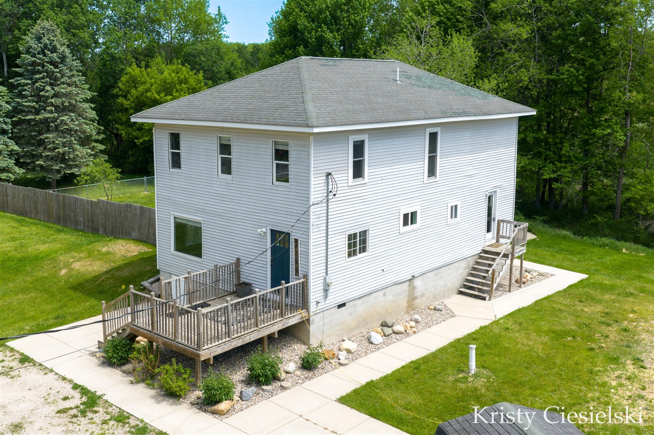2162 South Stone Road Fremont, MI 49412 - Photo 3 of 62