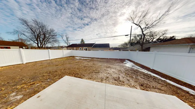 $2,000 | 513 St George Street, Ottawa, IL 61350