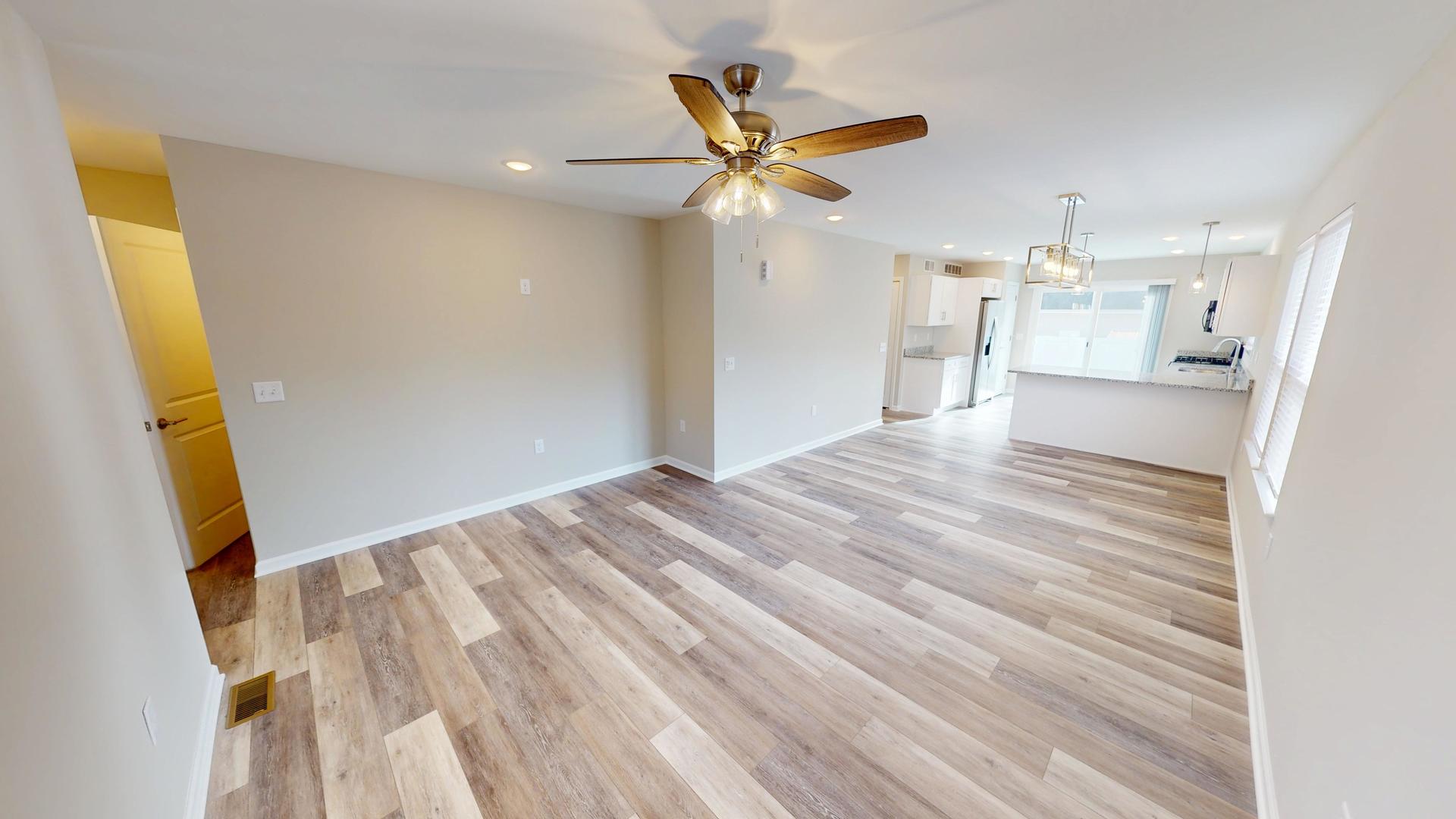 513 St George Street Ottawa, IL 61350 - Photo 4 of 23