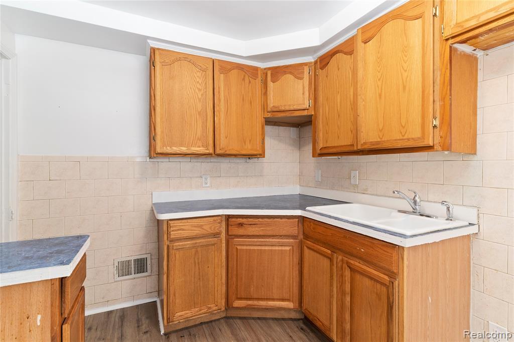 10799 Worden Street Detroit, MI 48224 - Photo 7 of 19 GetMedia-6