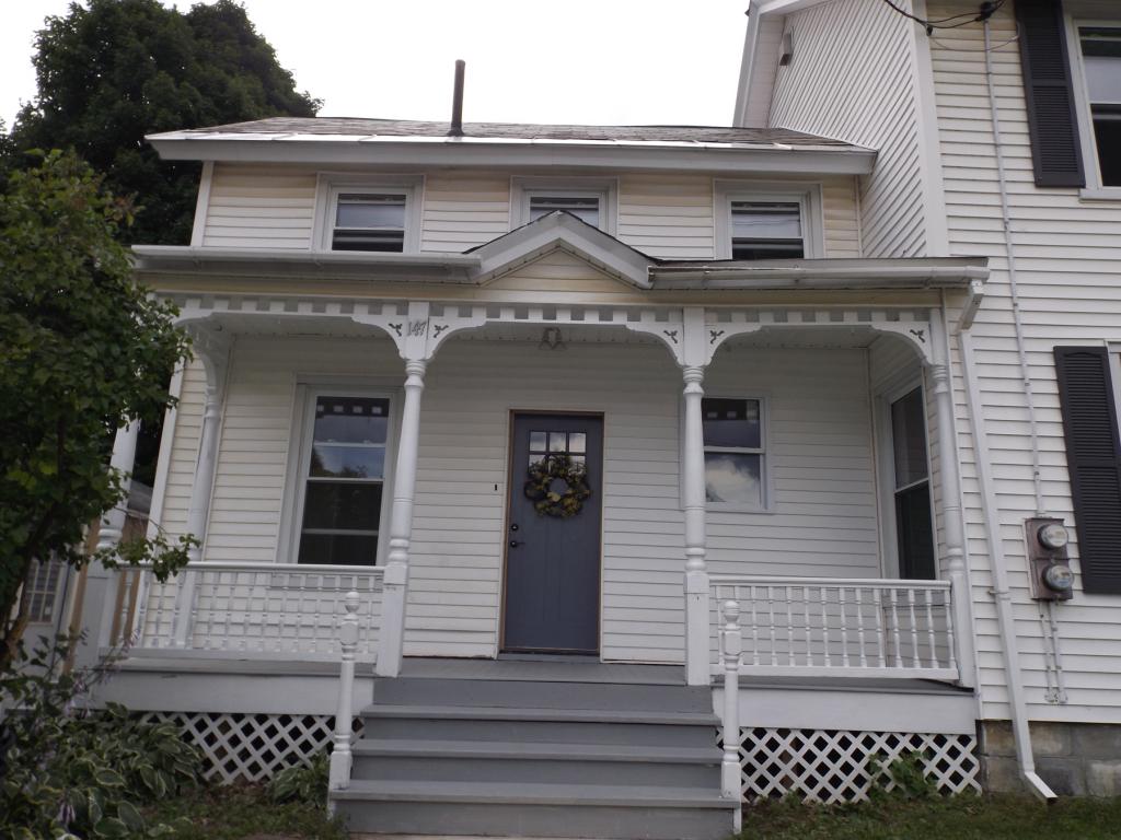 147 Smith Street West Rutland, VT 05777 - Photo 2 of 23