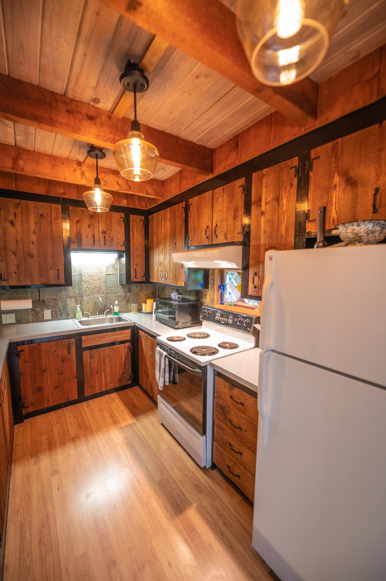 15 Mandy's Road Dover, VT 05341 - Photo 7 of 19