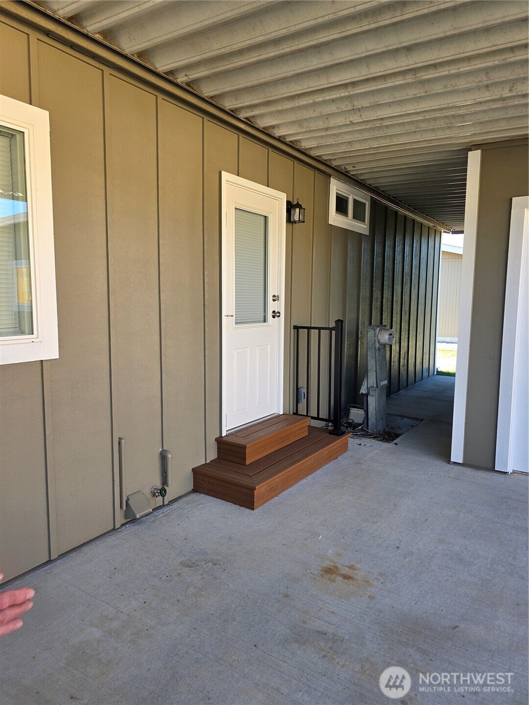 836 South Harmon Way, Unit 73 Orting, WA 98360 - Photo 6 of 30 a view of an empty room