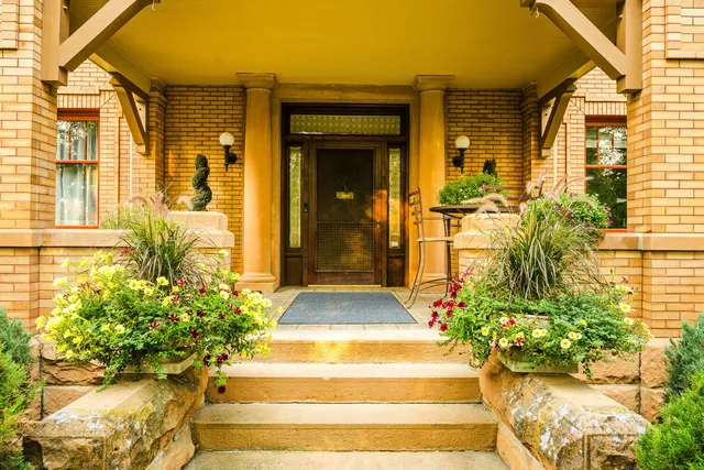 $1,925,000 | 610 South Jefferson Street, Sheridan, WY 82801