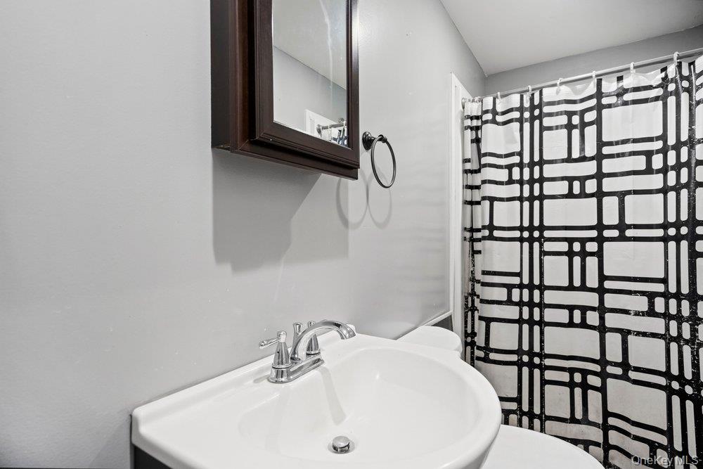 64 Sally Lane Ridge, NY 11961 - Photo 14 of 35 Gallery Image 14