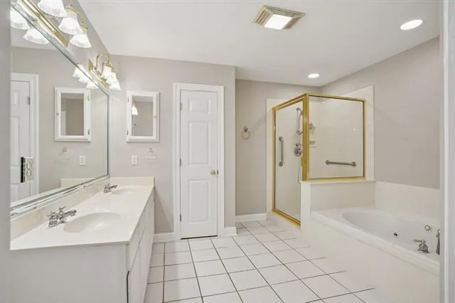 $279,000 | 10 Nouveau Lane East, Metairie, LA 70003