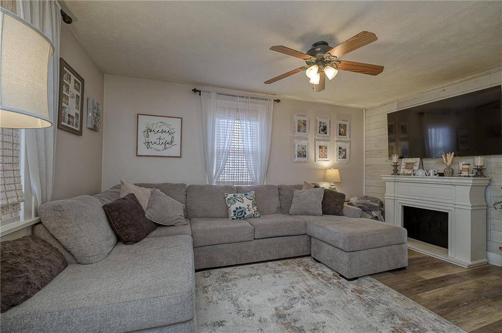 2010 Brodhead Road Aliquippa, PA 15001 - Photo 4 of 25 Gallery Image 4
