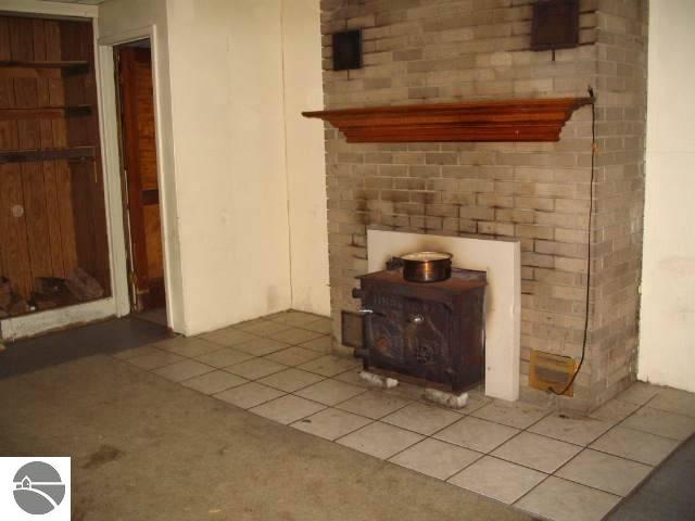 413 17 Mile Road Marion, MI 49665 - Photo 3 of 6 1667194-2.JPG