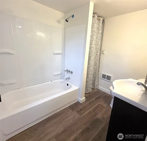 $549,950 | 1023 Southwest Roxbury Street, Seattle, WA 98106