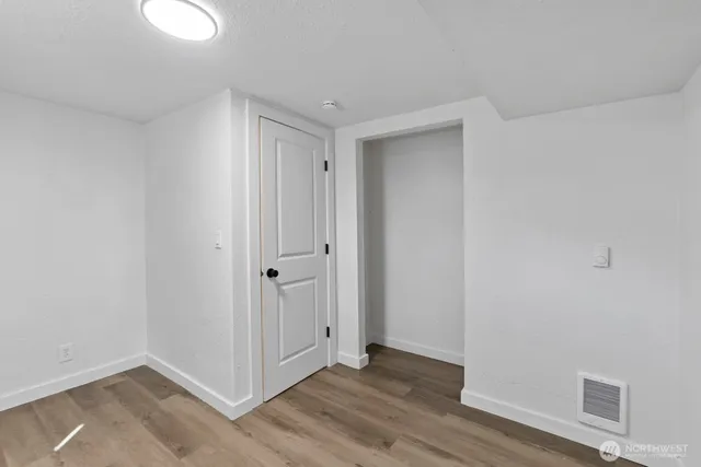 $549,950 | 1023 Southwest Roxbury Street, Seattle, WA 98106