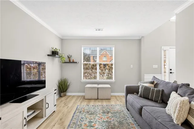 $675,000 | 11065 Crabapple Lake Drive, Roswell, GA 30076