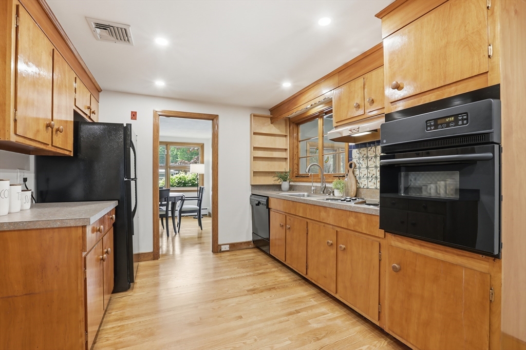 15 Thornberry Road Winchester, MA 01890 - Photo 13 of 41