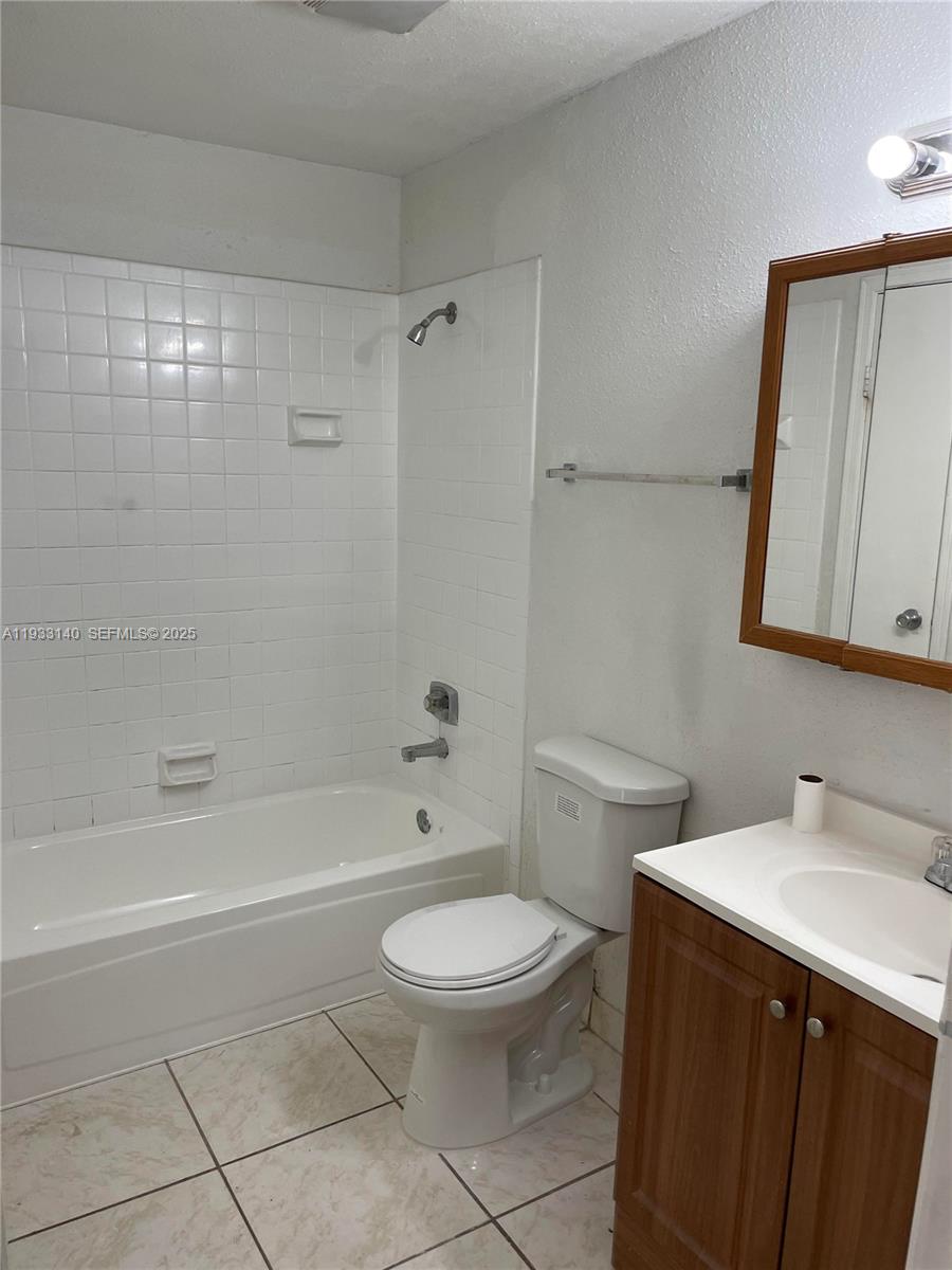 833 Riverside Drive, Unit 817 Coral Springs, FL 33071 - Photo 2 of 9