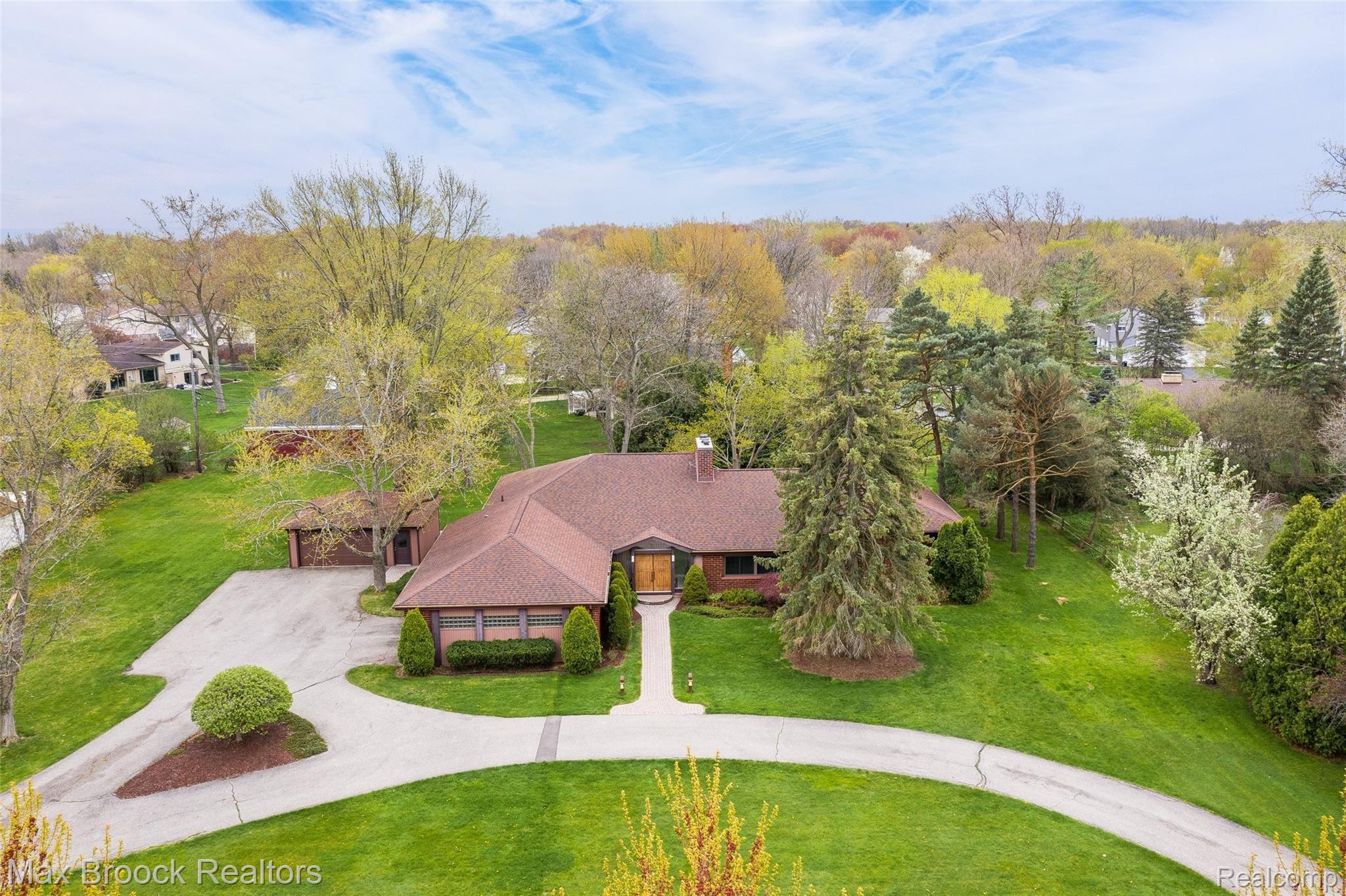 2355 West Wattles Road Troy, MI 48098 - Photo 1 of 53 2355 W Wattles-1.jpg