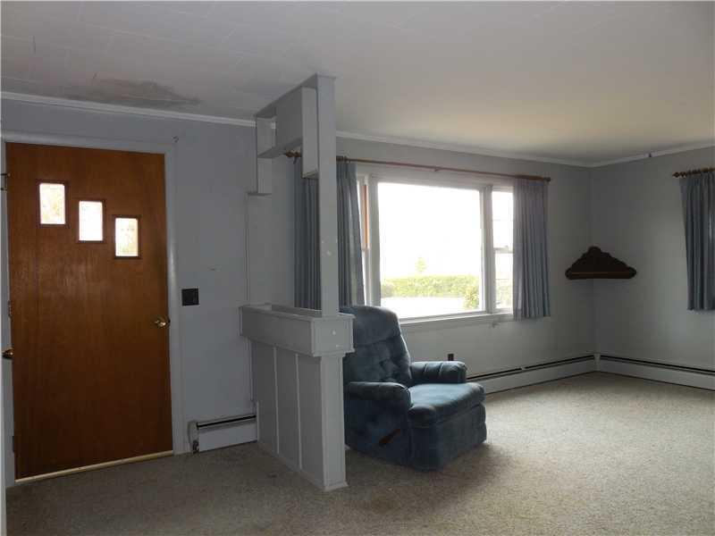 28 Thompson Road Veazie, ME 04401 - Photo 2 of 20 Living Room.