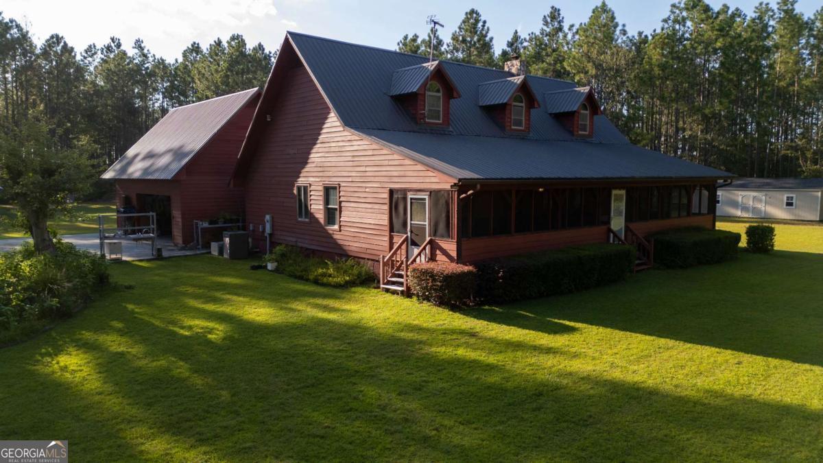 5495 Cross Road Broxton, GA 31519 - Photo 3 of 38