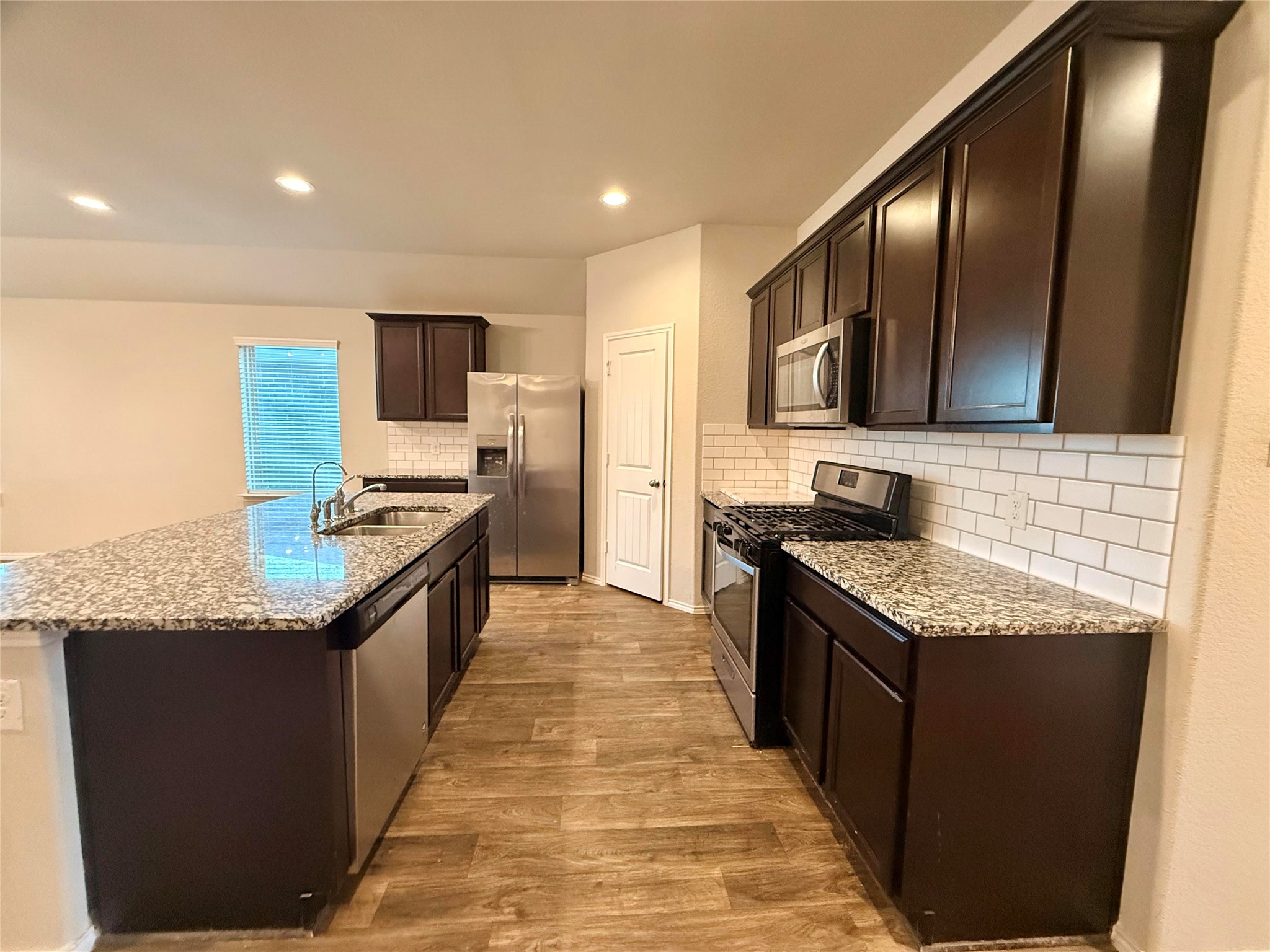 846 Autumn Flats Way Rosharon, TX 77583 - Photo 11 of 27 Large Kitchen.