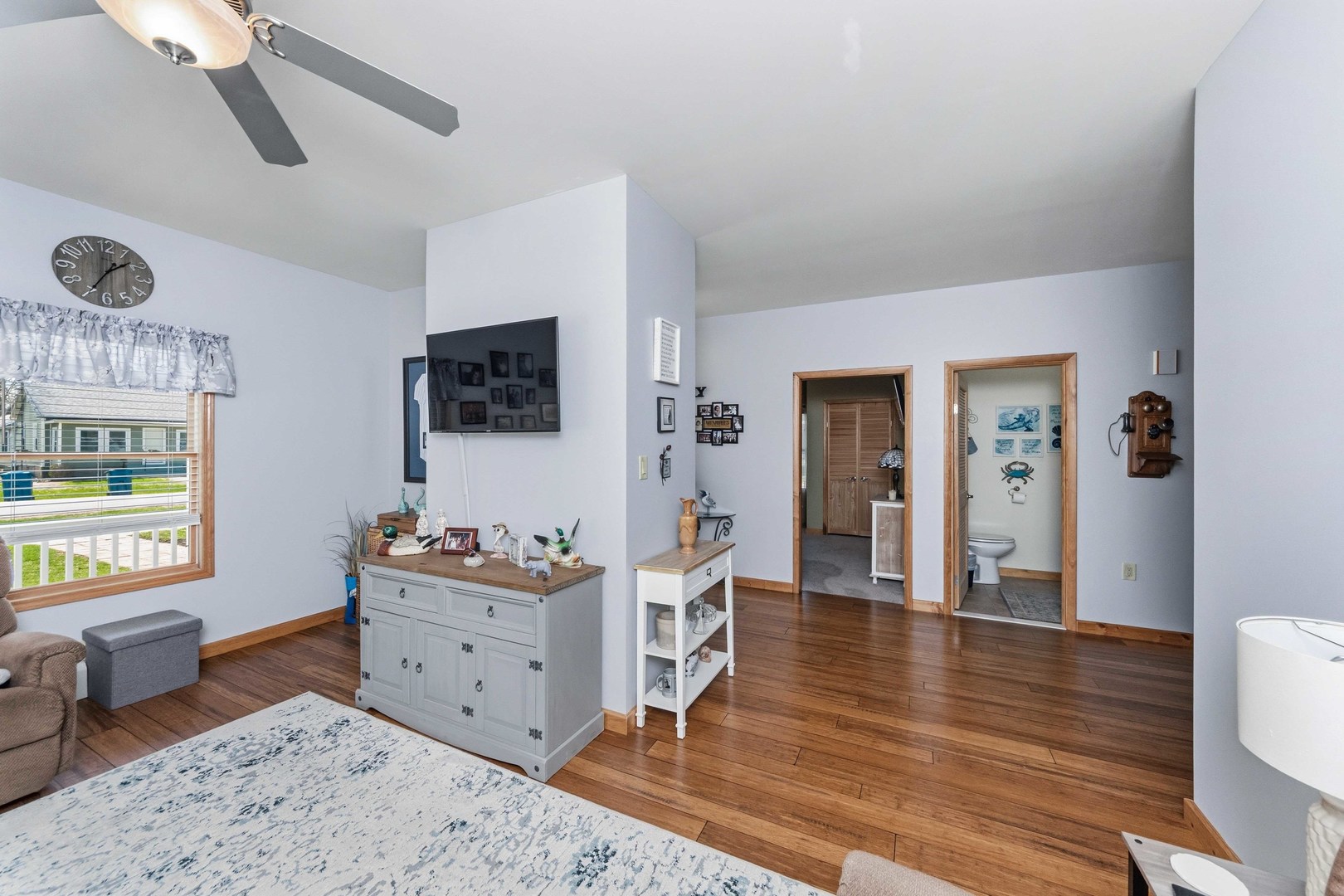 620 West 6th Street Minonk, IL 61760 - Photo 12 of 35 a living room with furniture and a wooden floor