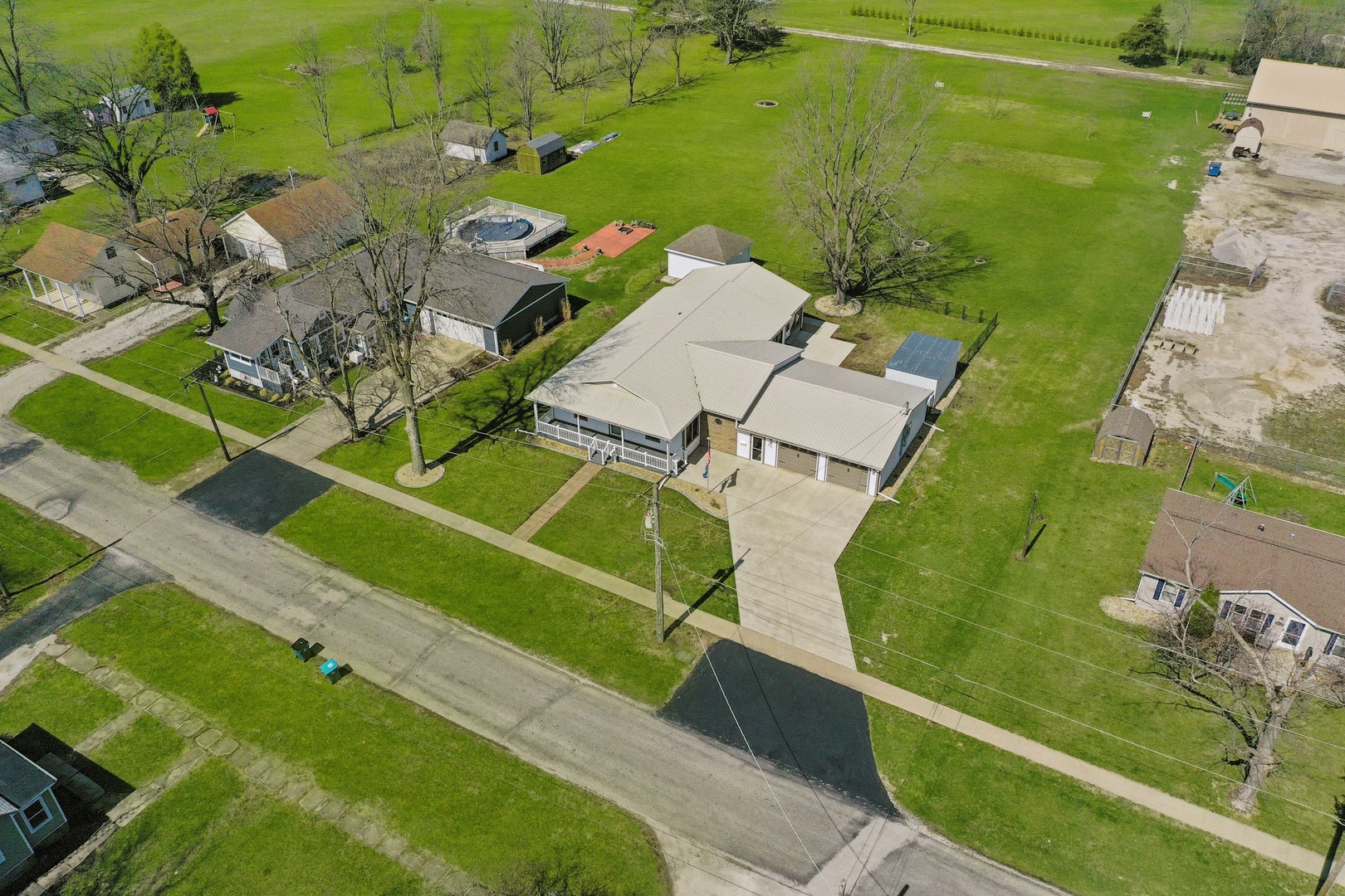 620 West 6th Street Minonk, IL 61760 - Photo 32 of 35 an aerial view of a house