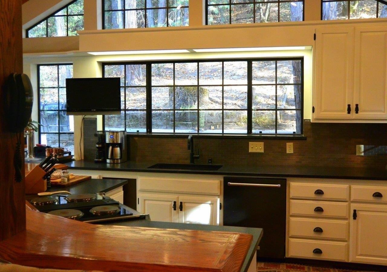 53677 Acorn Road Bass Lake, CA 93604 - Photo 13 of 34 Gallery Image 13