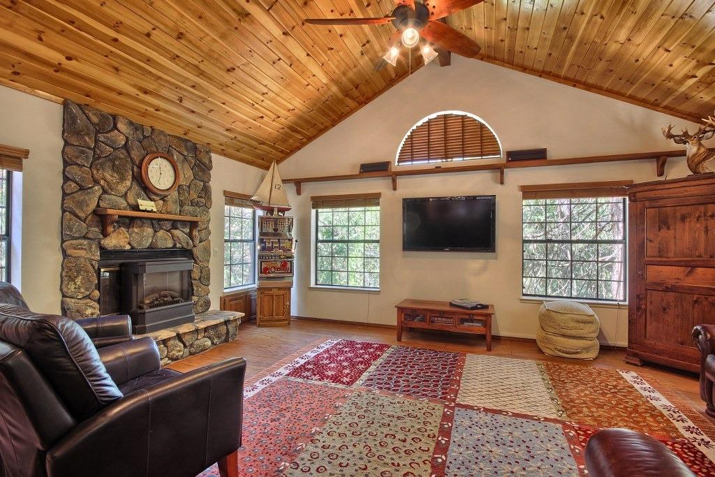 53677 Acorn Road Bass Lake, CA 93604 - Photo 7 of 34 Gallery Image 7