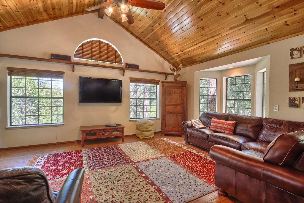 53677 Acorn Road Bass Lake, CA 93604 - Photo 8 of 34 Gallery Image 8