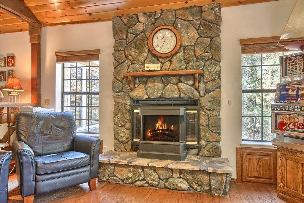 53677 Acorn Road Bass Lake, CA 93604 - Photo 9 of 34 Gallery Image 9