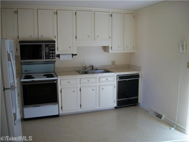712 Crooked Run Road Rural Hall, NC 27045 - Photo 5 of 16 Kitchen.