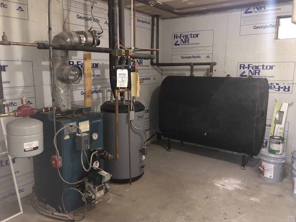 445 Douglas Road Northbridge, MA 01588 - Photo 17 of 23