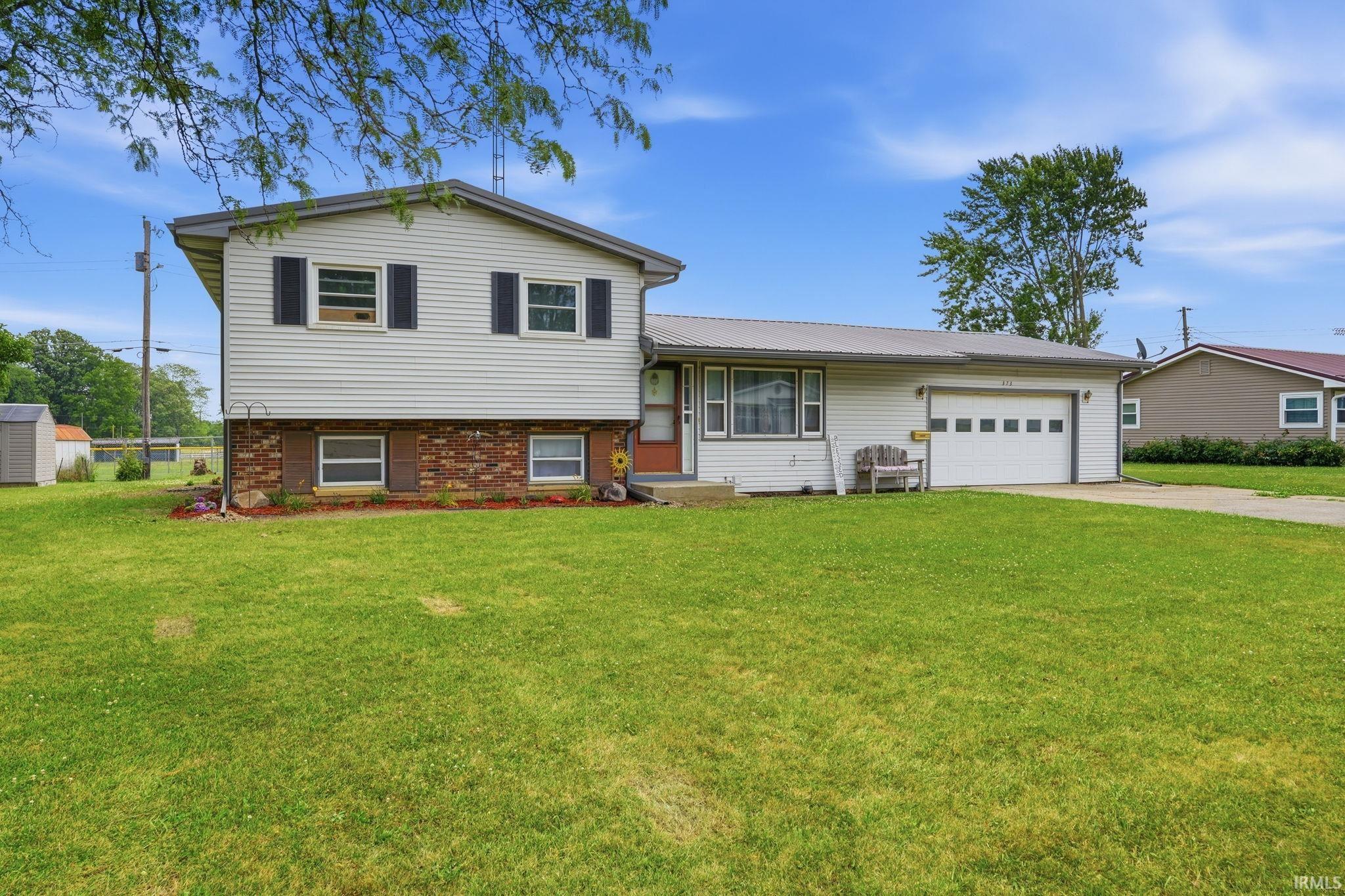 373 North Park Lane Butler, IN 46721 - Photo 5 of 50