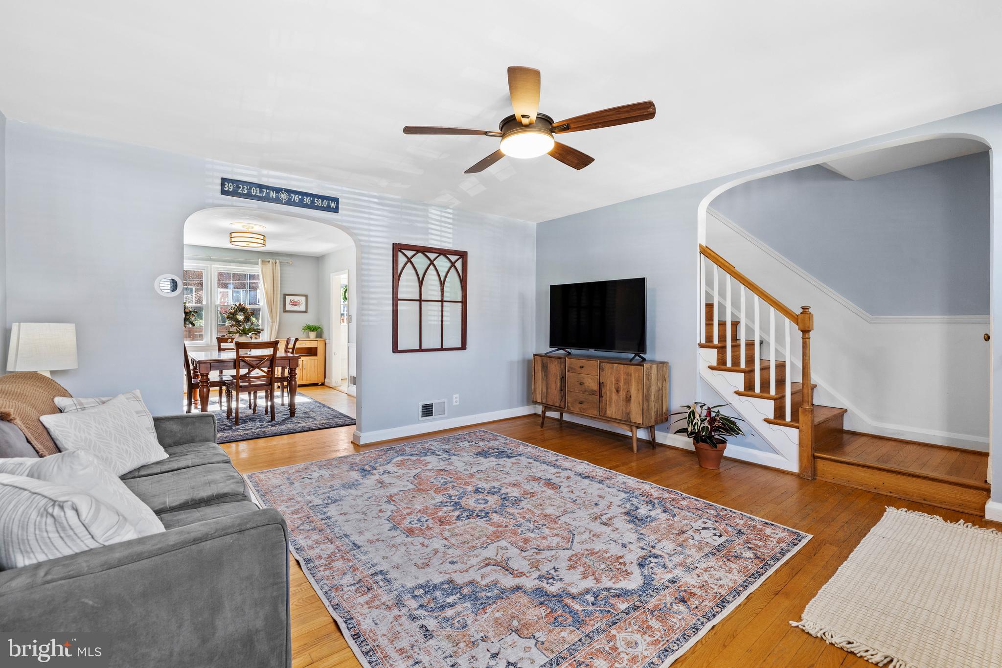 237 Brandon Road Baltimore, MD 21212 - Photo 5 of 27 Living Room